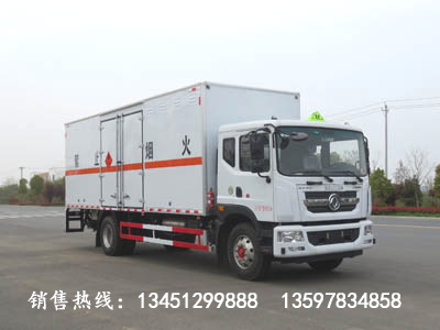 東風(fēng)D9易燃液體廂式運(yùn)輸車(chē)（國(guó)六）